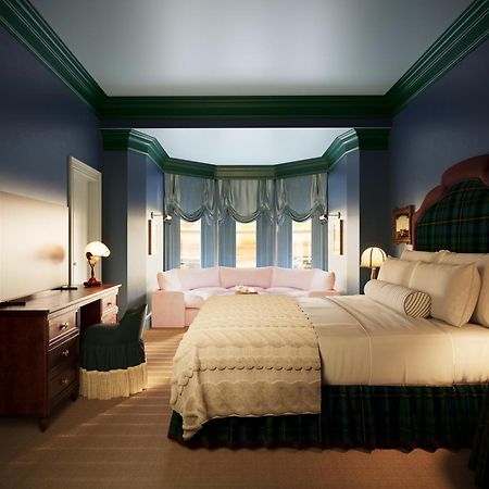 Portrush Adelphi Hotel Exterior photo A bedroom