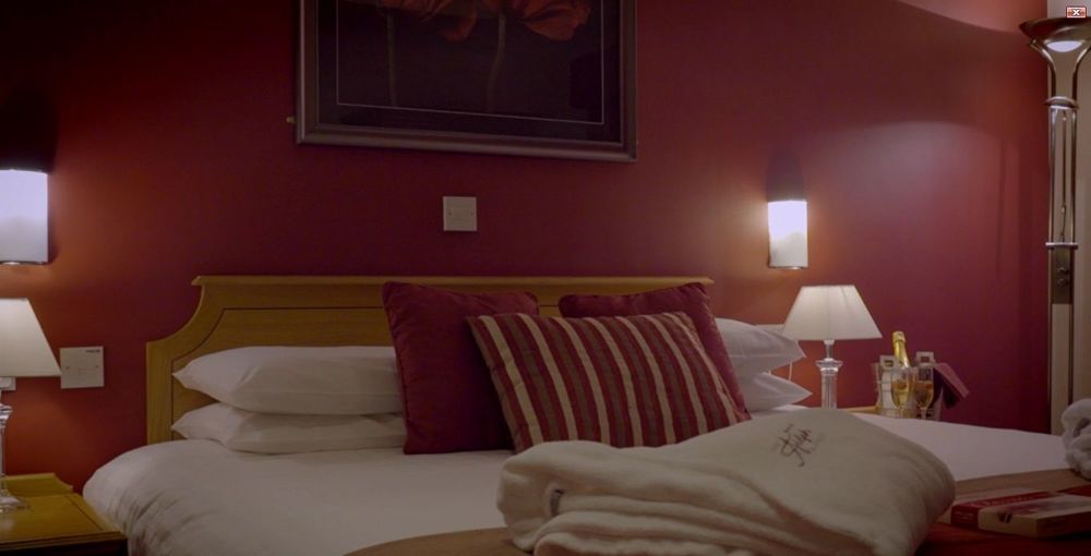 Portrush Adelphi Hotel Exterior photo A bedroom at the hotel